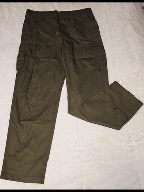 Men's Olive Green Cargo Pants with Elastic Waist and Utility Pockets